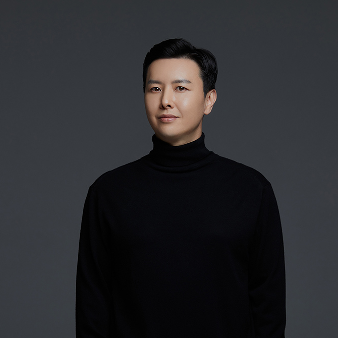 金誼健 代表院長 プロフィール - 韓国の形成外科専門医・UNE美容外科