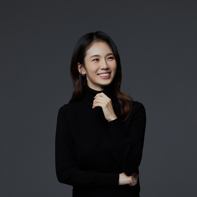 김의건 원장 진료 모습 - 윈느성형외과 Dr. Kim Uigeon Consultation