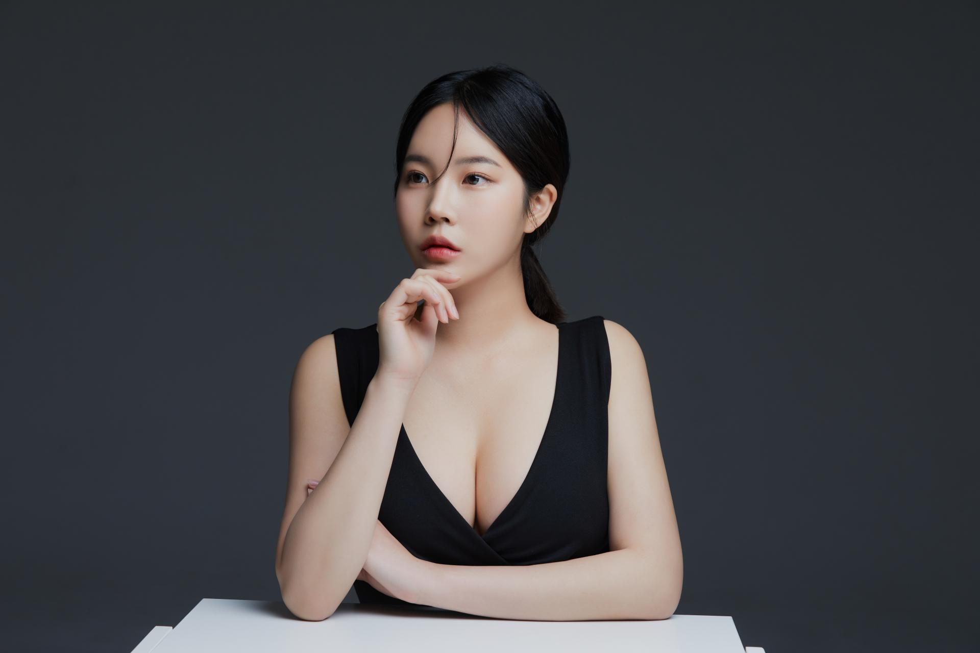 가슴재수술 방법 — 피막 제거·포켓 재형성·보형물 교체 (Breast Revision Method)